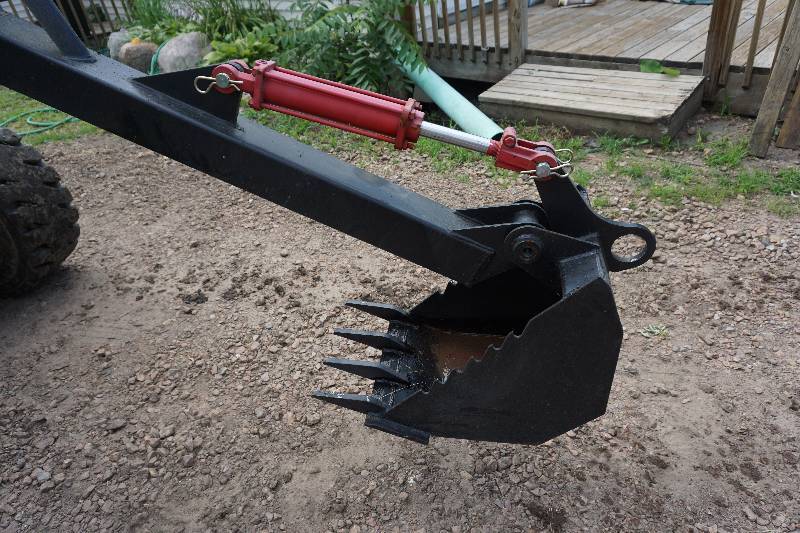 lot 9 image: Universal Mount Bobcat Skid Loader Skid Steer Hydraulic Back Hoe Attachment