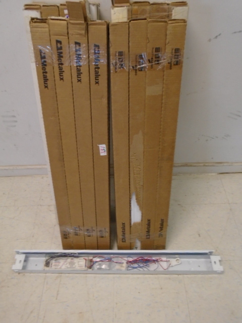 lot 5 image: Cooper Light Ballast