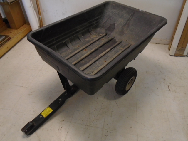 lot 7 image: Yard Tailer