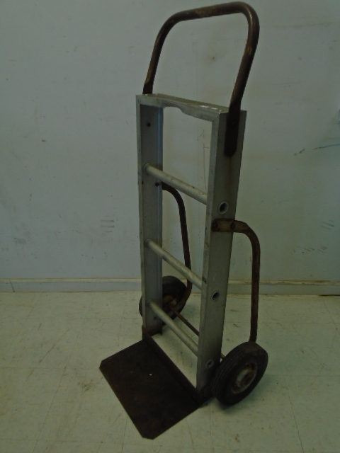 lot 9 image: 2 Wheel Dolly
