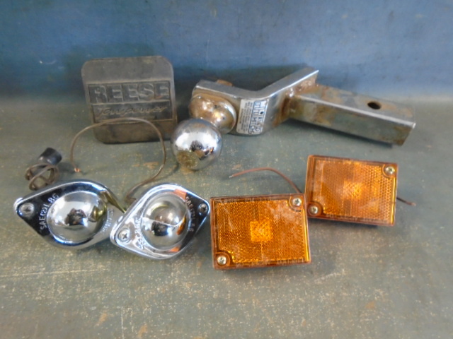 lot 22 image: Trailer Accessories