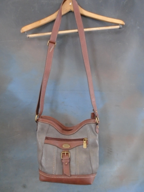 lot 37 image: Cross Body Purse