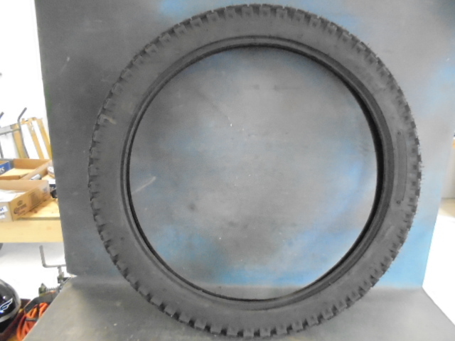 lot 53 image: Dirt Bike Tire