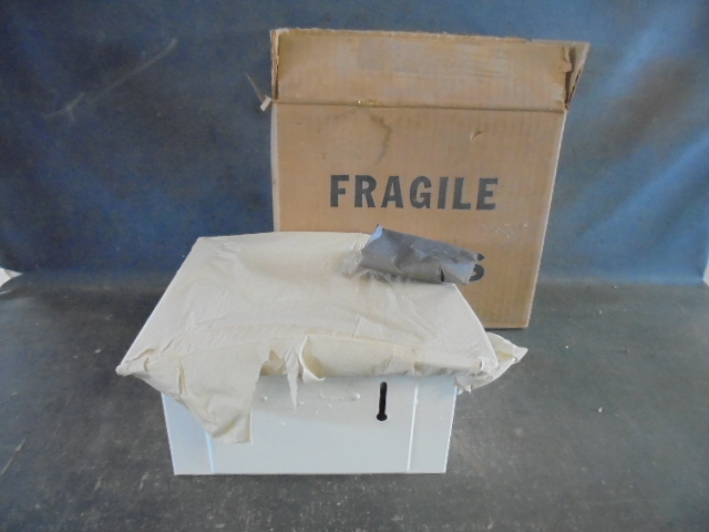 lot 71 image: Square Recessed Light