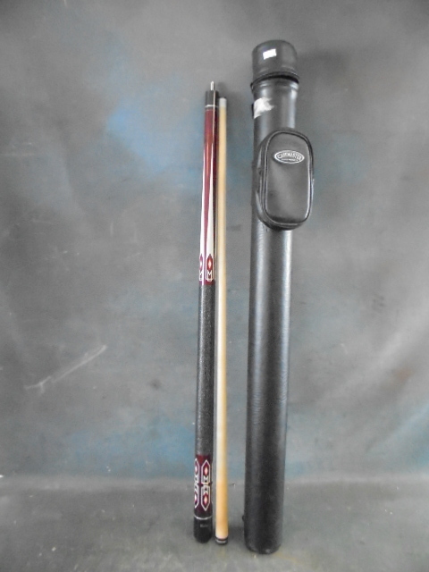 lot 72 image: Pool Cue and Case