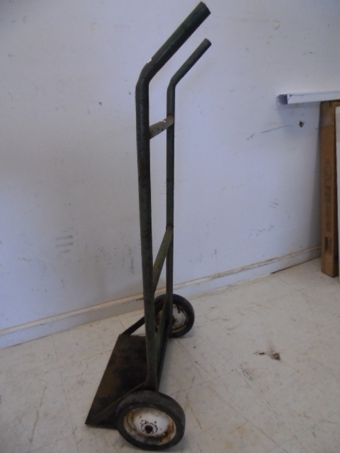 lot 6 image: 2 Wheel Dolly