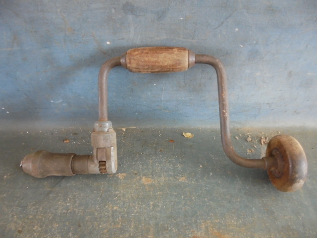 lot 86 image: Antique Hand Drill