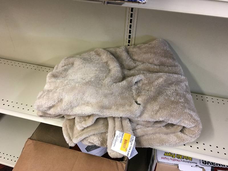 ULTRA LUX TWIN BLANKET, MSRP $11.99, HAS 2 HOLES