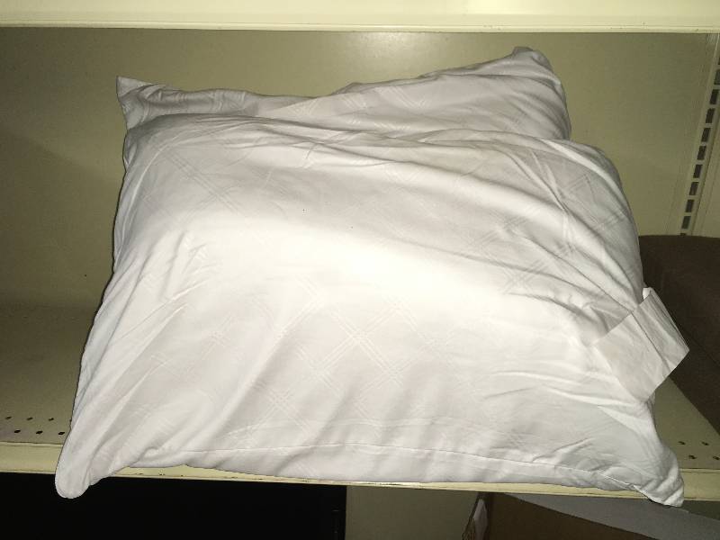 PURELUX 2PK MEMORY FOAM, MSRP $9.99