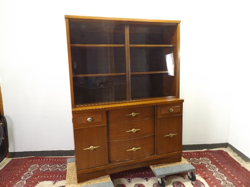 lot 1 image: BEAUTIFUL Mid Century Walnut Stanley Hutch