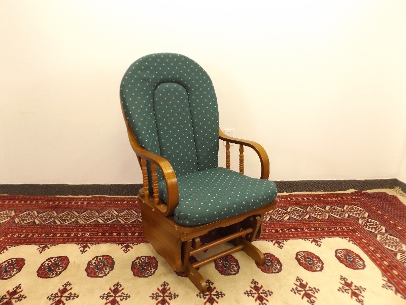 lot 11 image: Glider Rocking Chair
