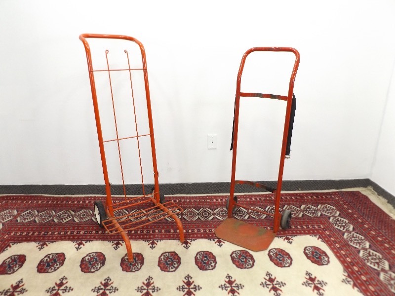 lot 18 image: 2 Hand Trucks