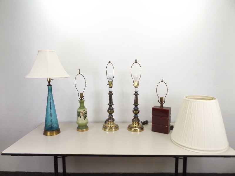 lot 26 image: 4 Mid Century Lamps, and 2 Lamp Shades