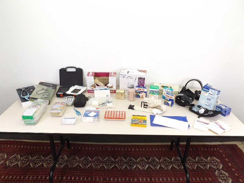 lot 31 image: Large Lot of Home Medical