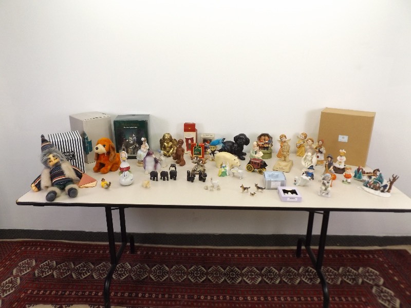 lot 35 image: Large Lot of Figurines