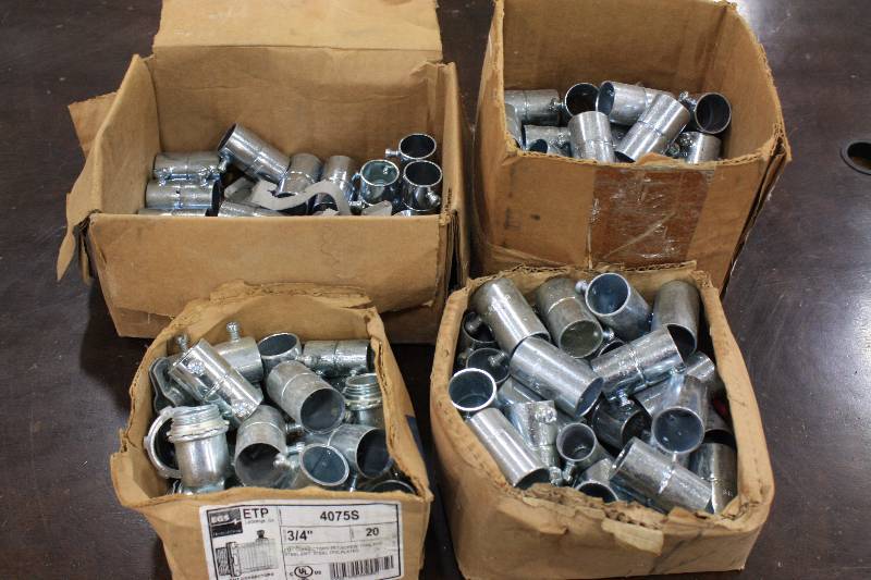 lot 46 image: 34 Steel Coupling