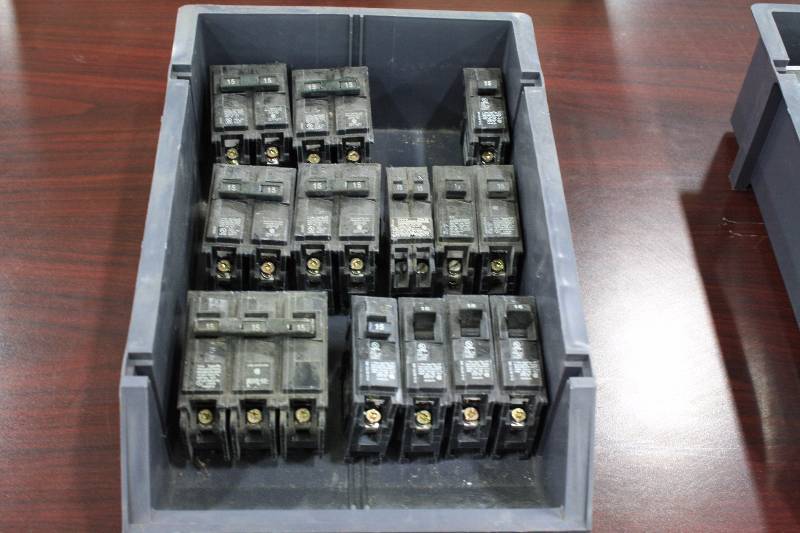lot 62 image: 15 Amp Breakers