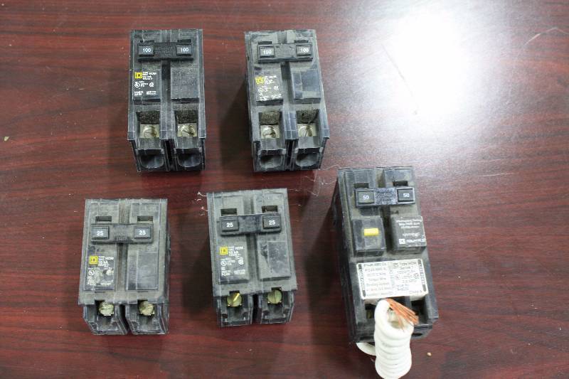 lot 71 image: Assorted Breakers