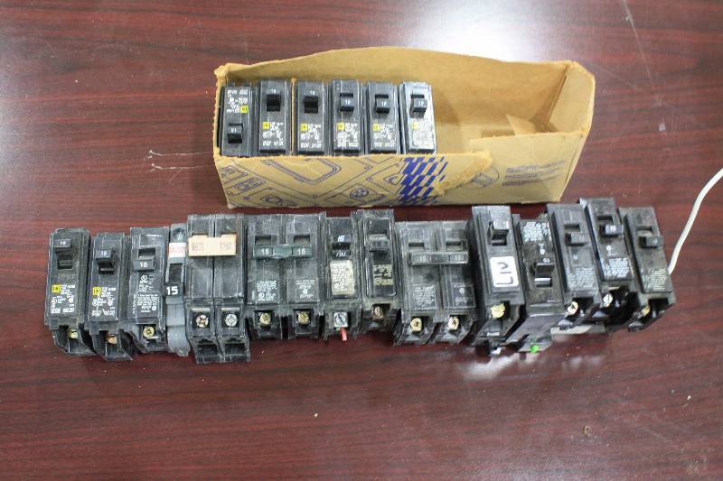 lot 74 image: 15 Amp Breakers