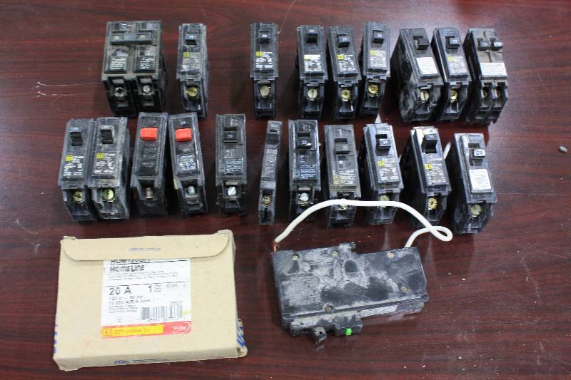 lot 75 image: 20 Amp Single Pole Breakers