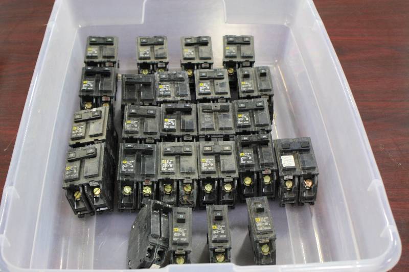 lot 76 image: 30 Amp Breakers