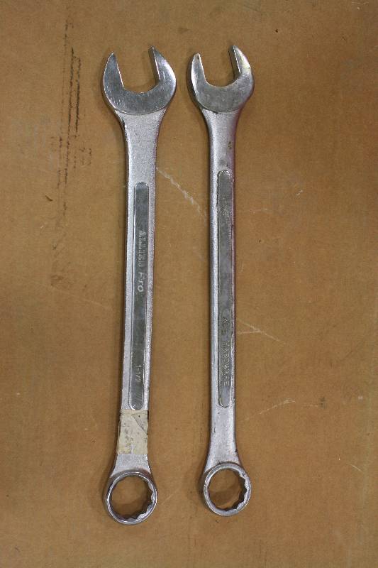 lot 35 image: 1.5 Wrenches - 2 Qty