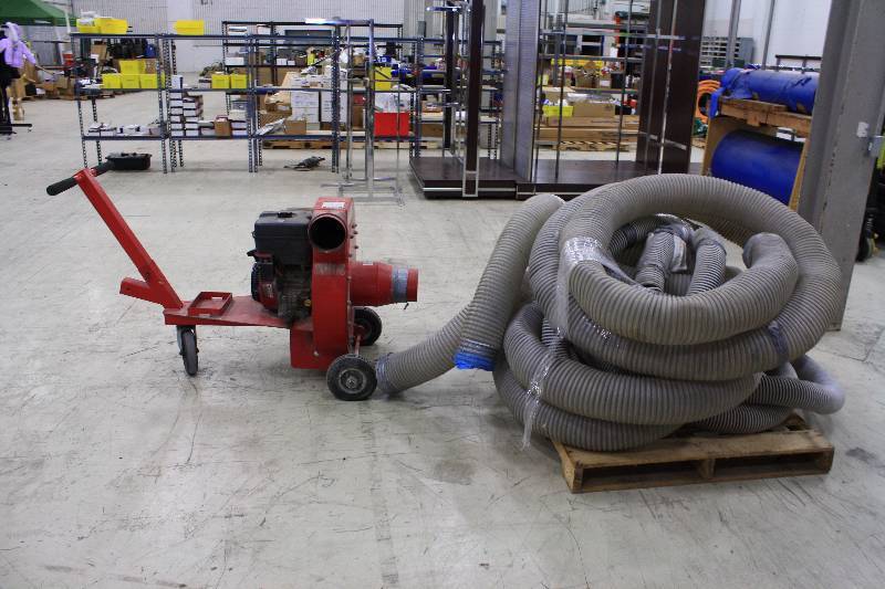 lot 1 image: Nikro Industries 9HP Insulation Vacuum - With Hoses