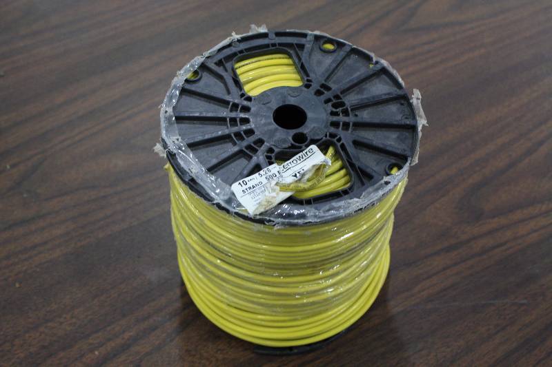 lot 15 image: Spool of Yellow 10AWG 500ft Wire