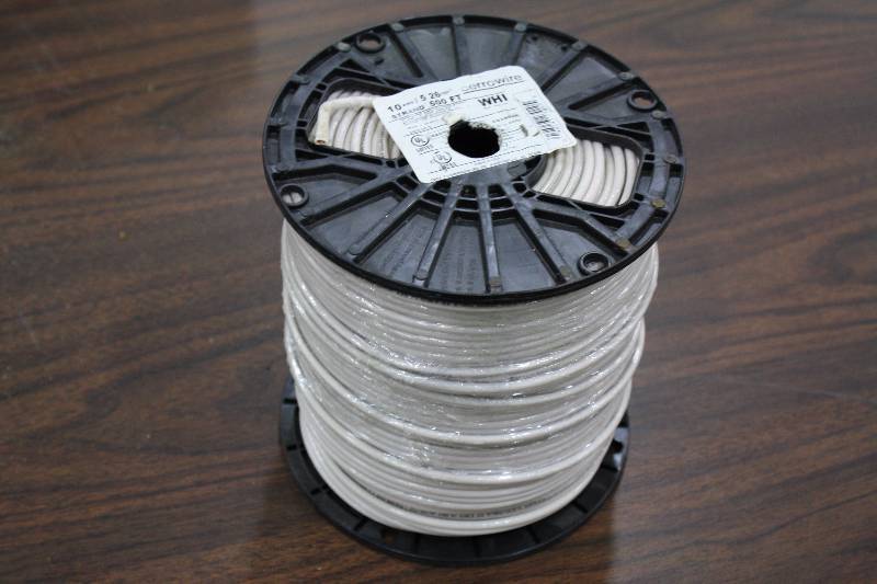 lot 16 image: Spool of White 10AWG 500ft Wire