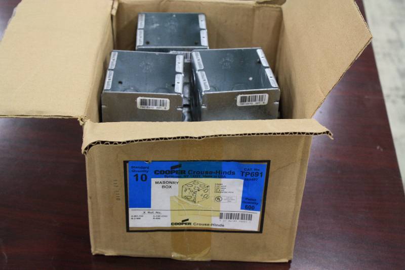 lot 85 image: Masonry Boxes - 2 Gang