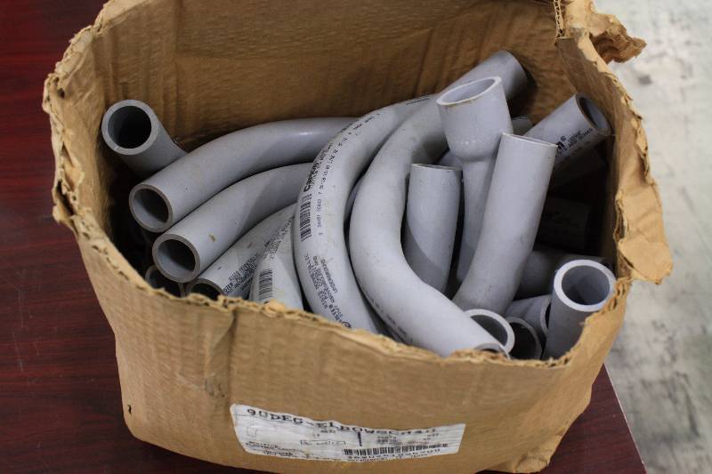 lot 89 image: 90 Degree 1 Elbows - 25 Qty