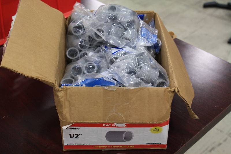 lot 93 image: 12 Coupling PVC - 165 qty