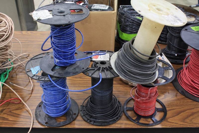 lot 113 image: Lot of 10AWG Wire