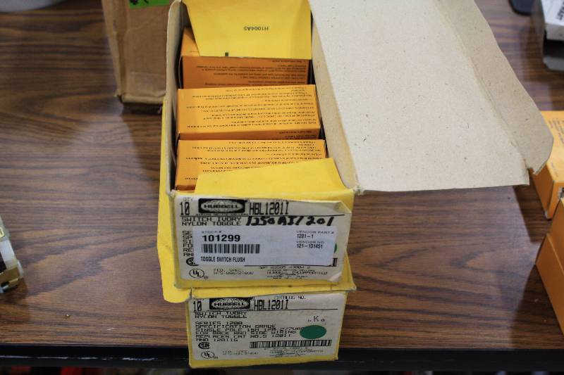 lot 176 image: Toggle Single Switch - Flush  New 14 Qty