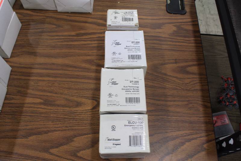 lot 198 image: Watt Stopper Assorted Lot Time switch, occupancy sensor & Control Unit - New