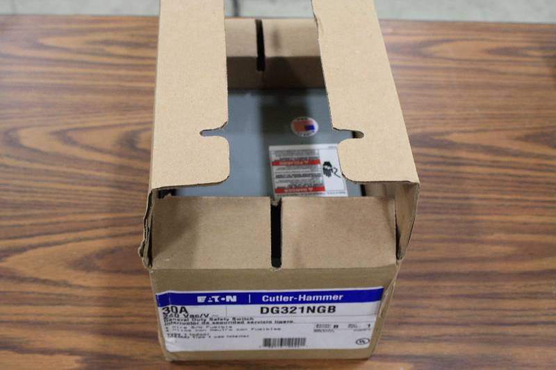 lot 203 image: 30 Amp General Duty Safety Switch - NEW