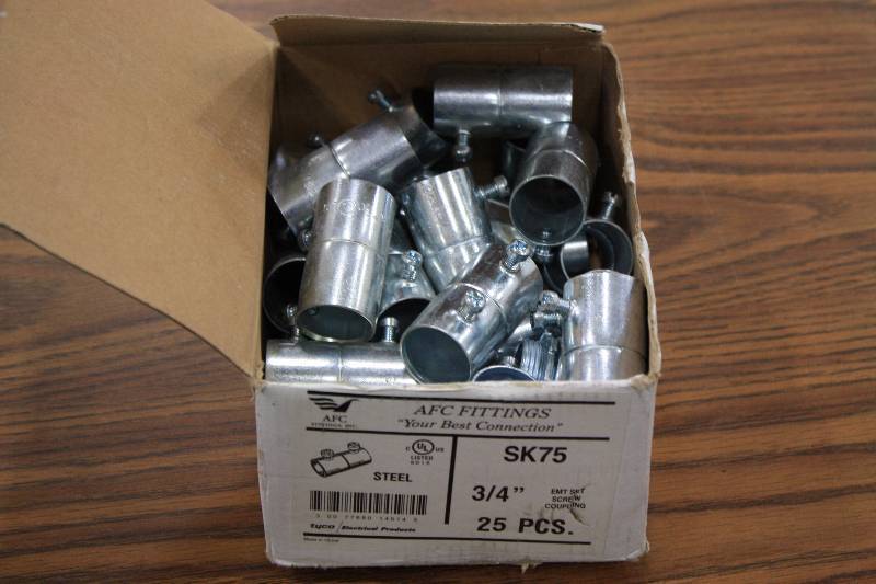 lot 216 image: 34 Steel EMT Set Screw Coupling  New 20 qty
