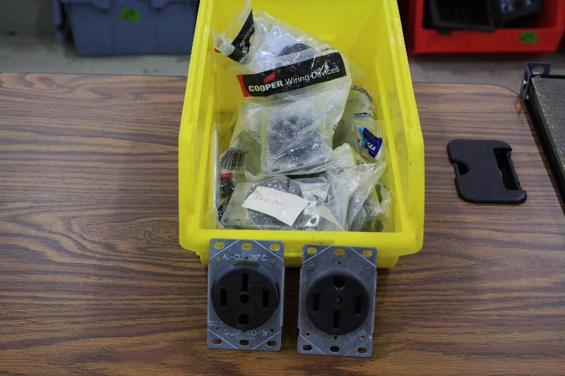 lot 236 image: Cooper Flush Receptacle New 8 qty
