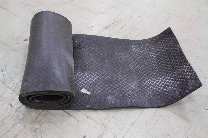lot 245 image: Roll of Rubber Floor Padding