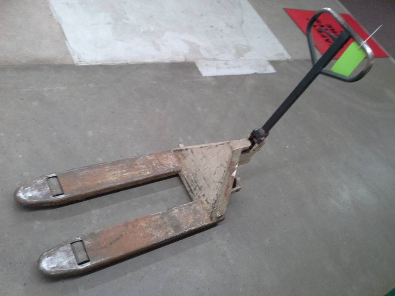 36 Pallet Jack - Broken Linkage