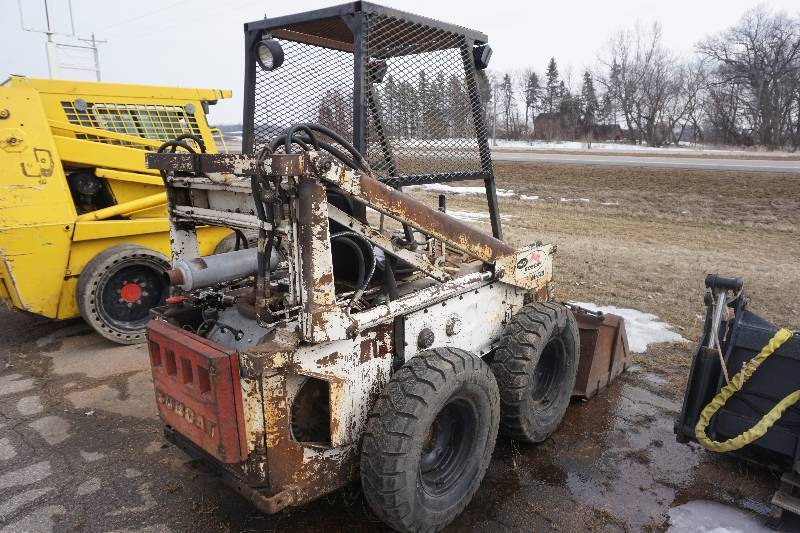 lot 5 image: Bobcat M610 Skid Loader Skid Steer