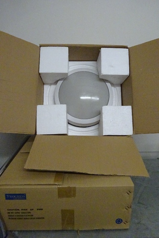 lot 9 image: Lot of 2 Wet Lights