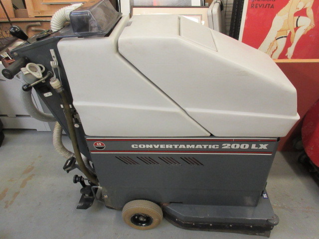 FLOOR SCRUBBER