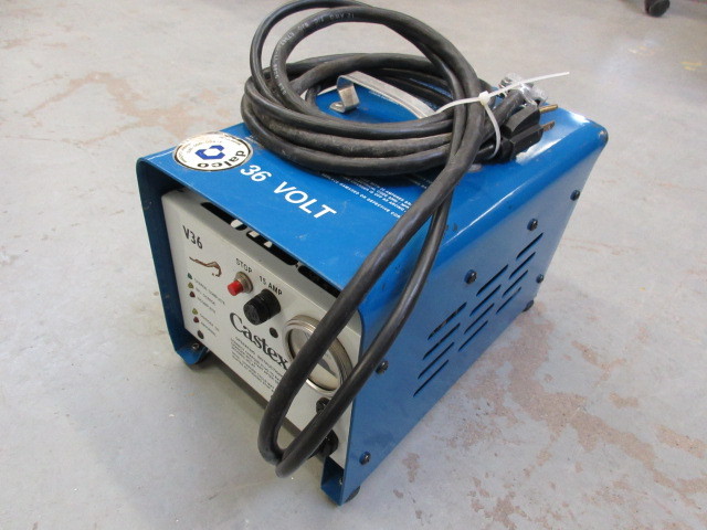 BATTERY CHARGER