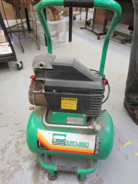 AIR COMPRESSOR