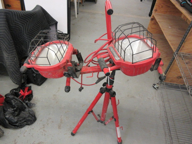 SHOP LIGHTS WITH STAND