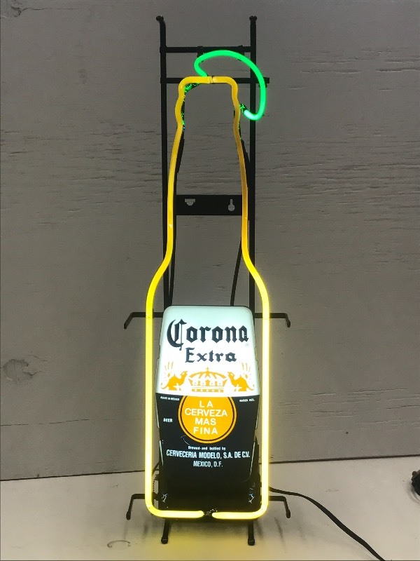 lot 4 image: Corona Extra Neon Beer Sign, 11x35...