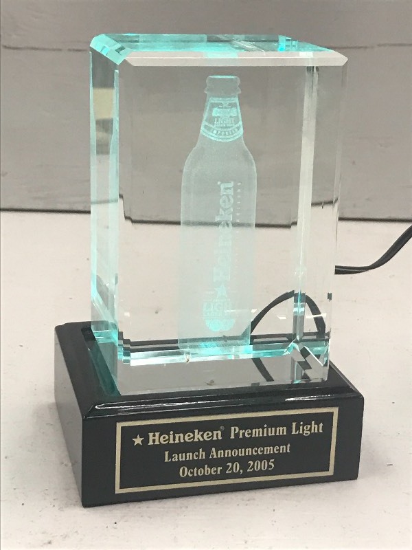 lot 38 image: Heineken Premium Light Commemorativ...