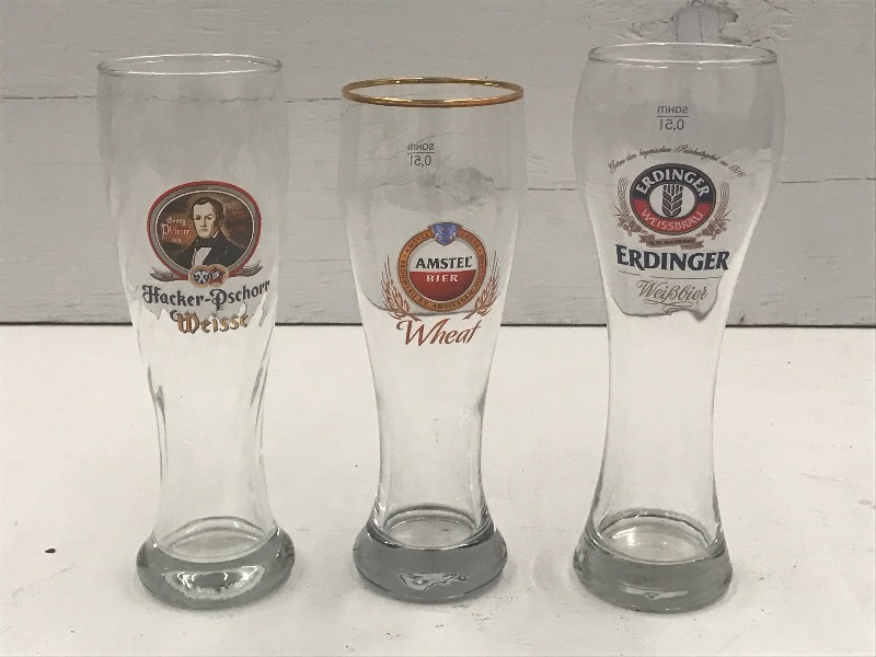 lot 41 image: Lot Of (3) Pilsner Glasses With Bee...