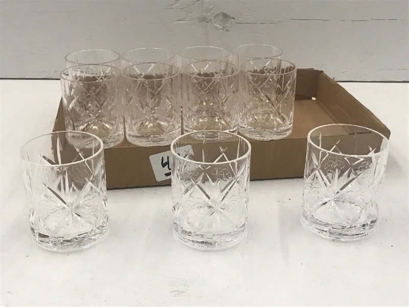 lot 43 image: Lot Of (11) Dewars Plastic Rail Dri...